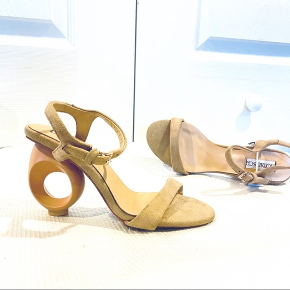 NWT O-Heel Nude Strap Sandal
